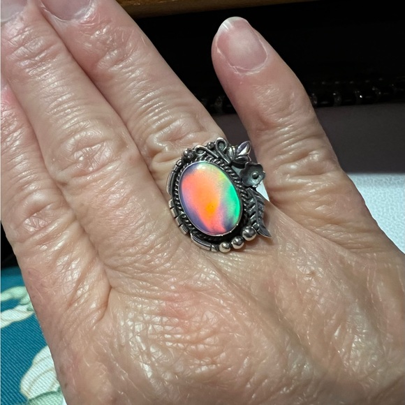 Sterling Aurora opal ring - Picture 10 of 11